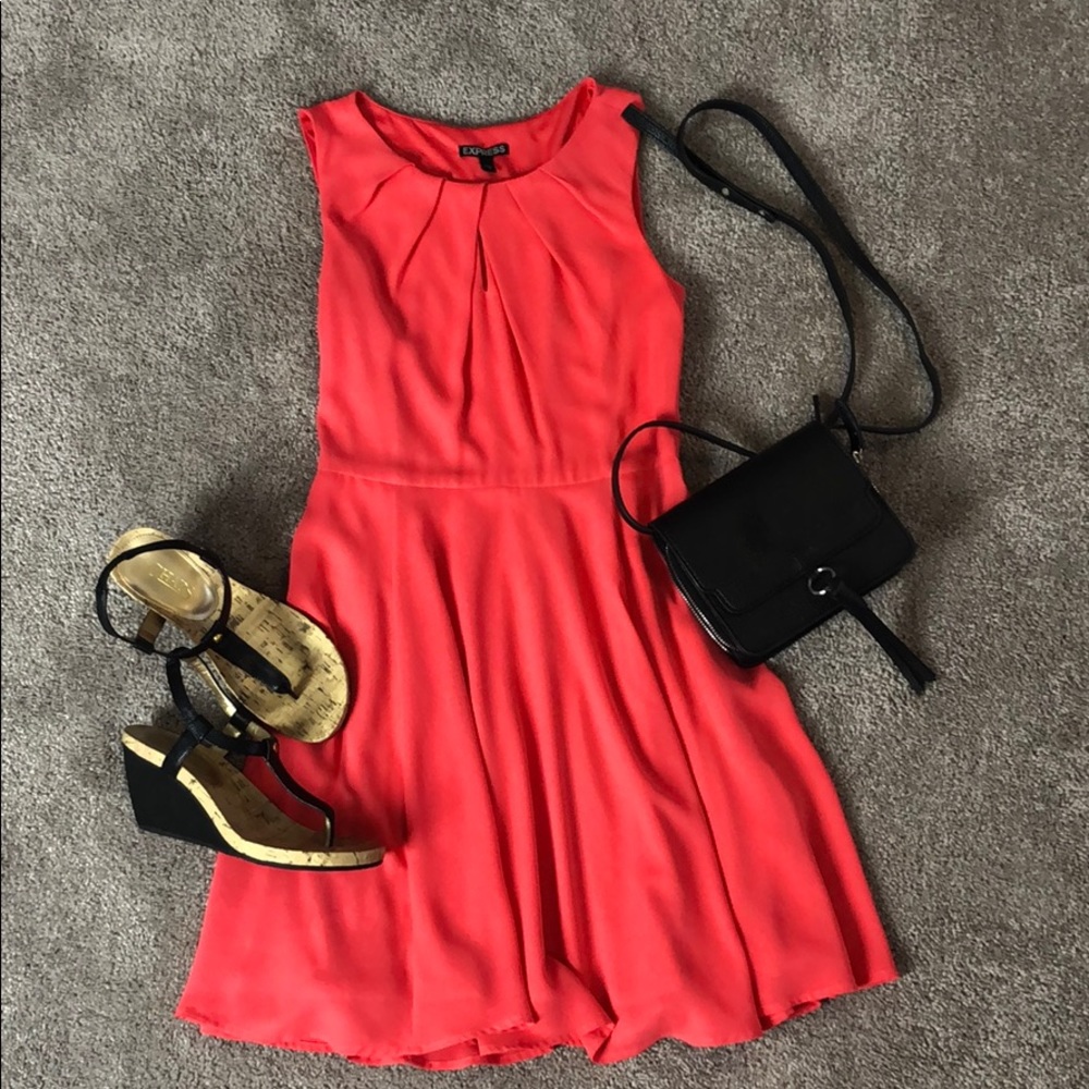 Express Coral Dress size 4